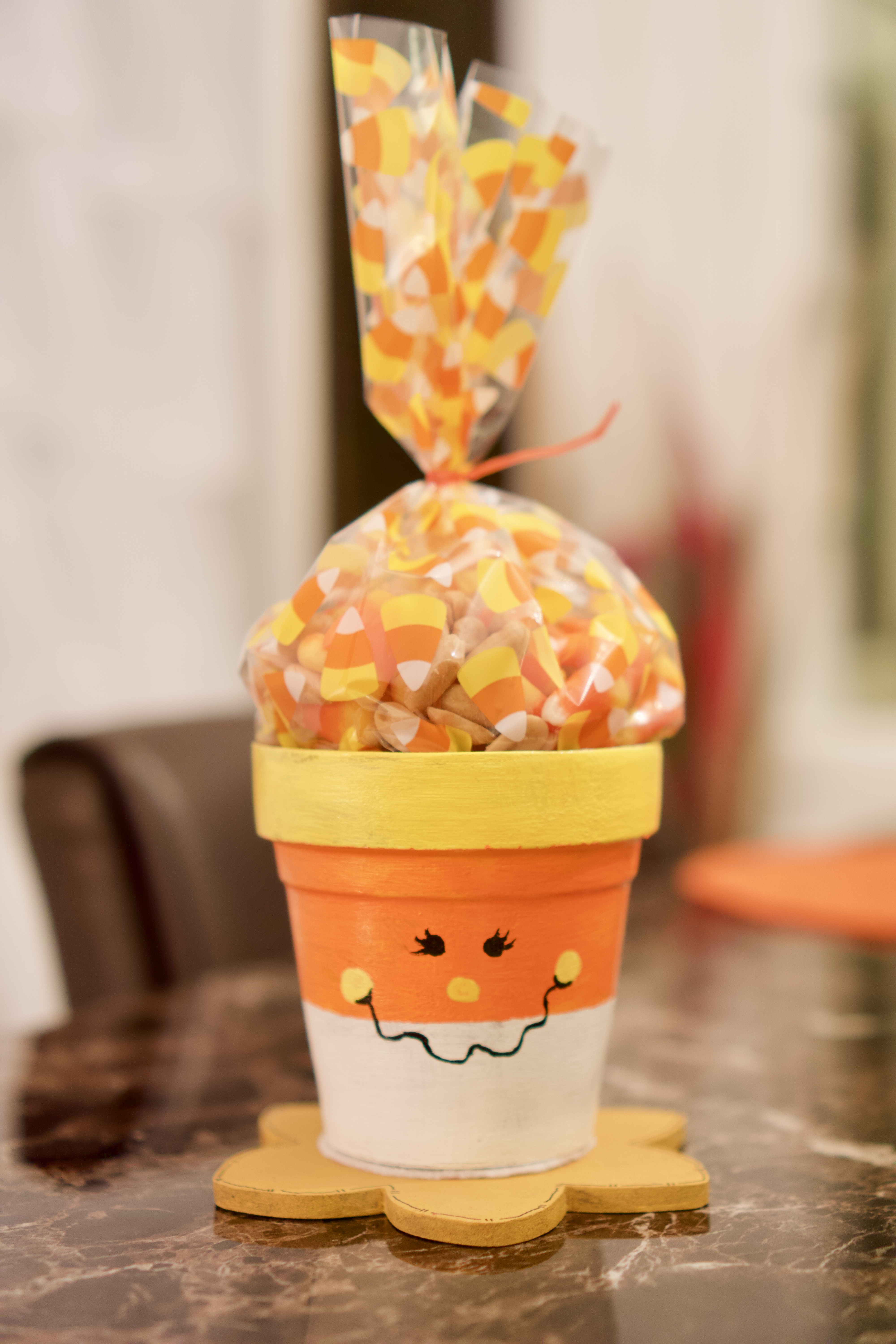 Candy Corn Pots © 2018 ericarobbin.com | All rights reserved.